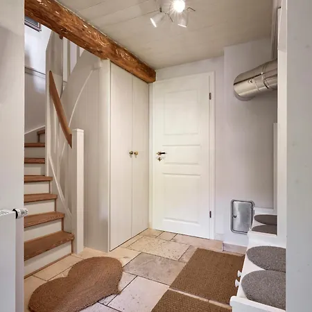 Haus Augenblick Holiday home Utersum